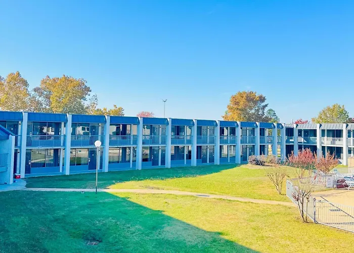 Vip Inn And Suites Paris
