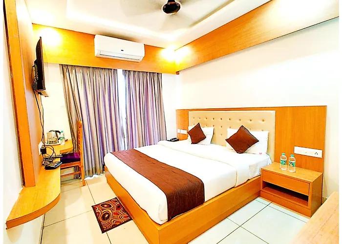 Sea View Hotel- New - S H R I - Gajanana - Near Jagannath Temple - Fully Air Conditioned Hotel - Best Luxuary Hotel Puri