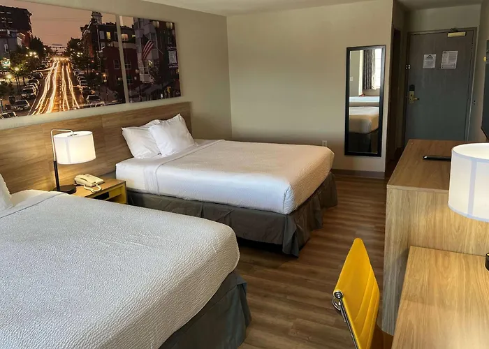 Days Inn By Wyndham Near Kansas Speedway Kansas City