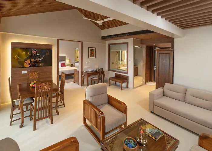 Uday Suites - The Airport Hotel Thiruvananthapuram