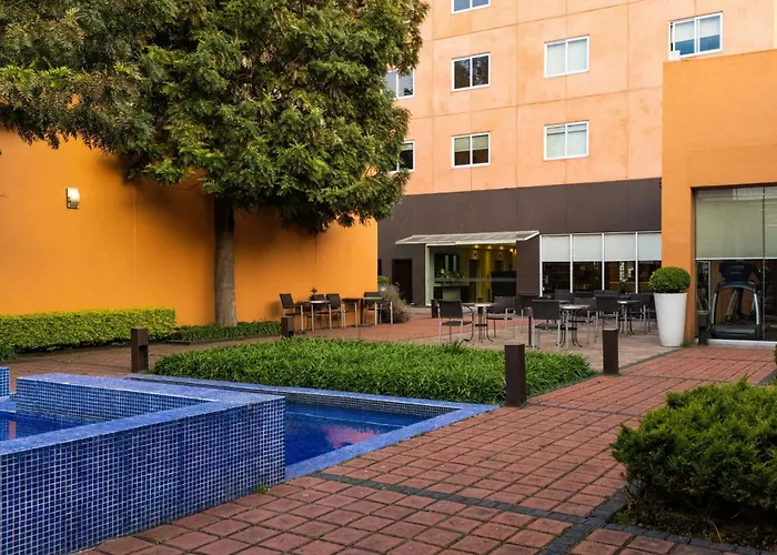 Courtyard Toluca Tollocan