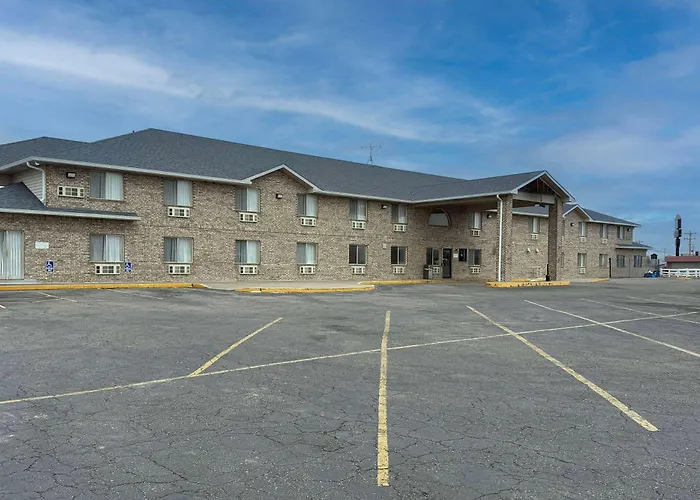 Super 8 By Wyndham Cozad Hotel