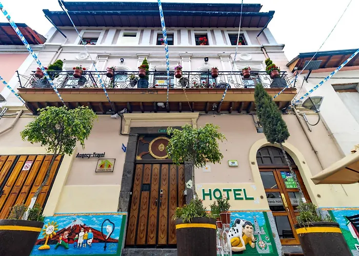 Friends Hotel & Rooftop - Historic Center & Museums Quito