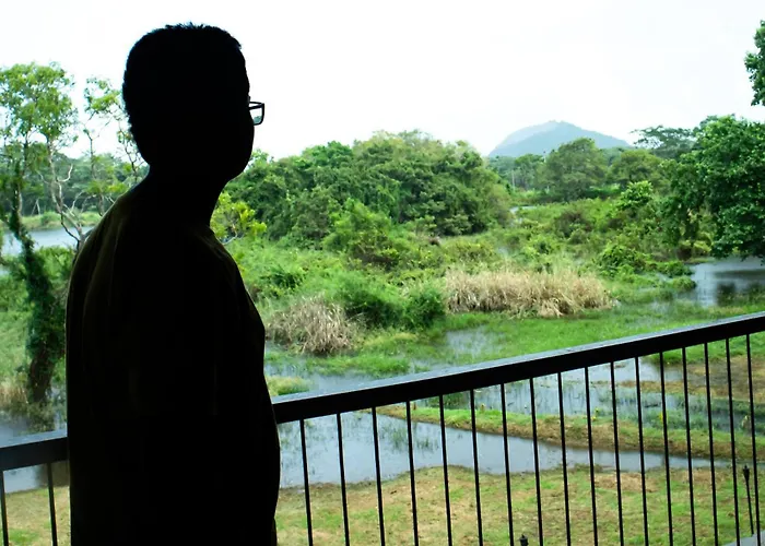 Ehalagala Lake Resort Sigiriya