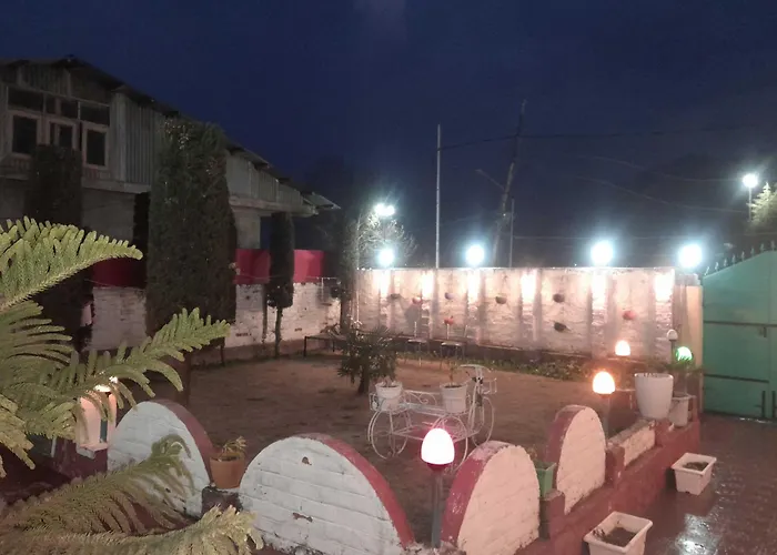 Hotel O Pop Foreshore Resort Srinagar 