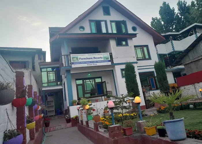 Hotel O Pop Foreshore Resort Srinagar 
