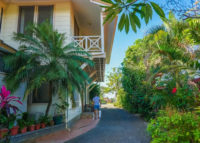 Lynn'S Getaway Hotel Apia