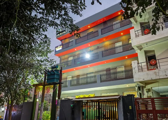 Hotel Red York By Byob Hotels Noida