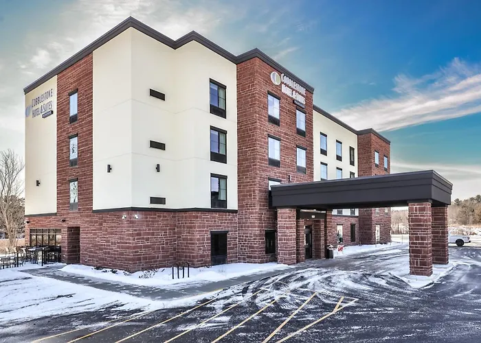 Cobblestone Hotel & Suites - Rhinelander