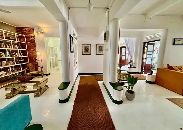 Captain'S Lounge- By Prince Of Galle