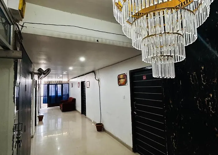 Hotel The Singh Celebration Guest House Patna 