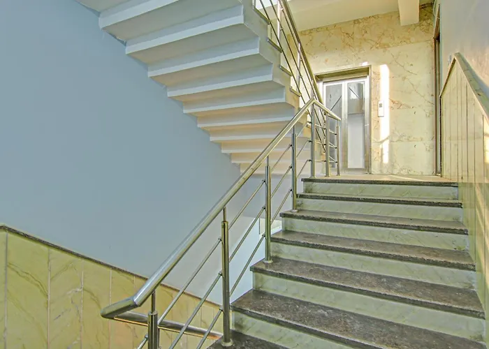 Itsy Hotels Prime Stay Delhi 