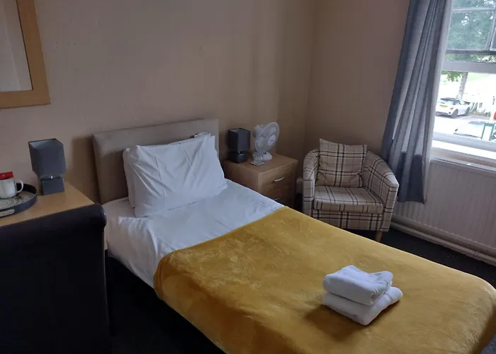 The Crown Inn - Rooms Keynsham
