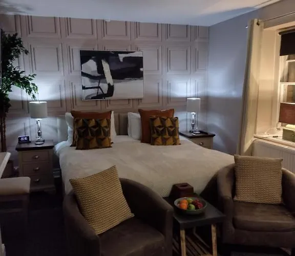 The Crown Inn - Rooms Keynsham
