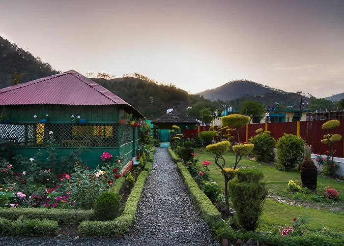 Ivy The Boutique Hotel Near Neem Karoli Temple Nainital