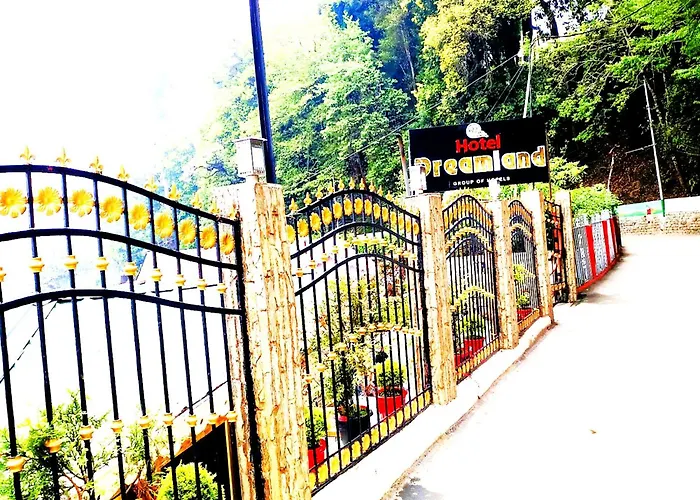 Darjeeling Hotel D R E A M L A N D Near Mall Road - Luxury & Spacious Room - Best Budget Hotel