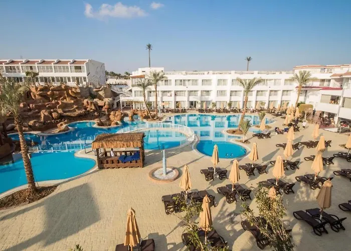 Swiss Heaven Sharming Inn Hotel - Couples & Families Only