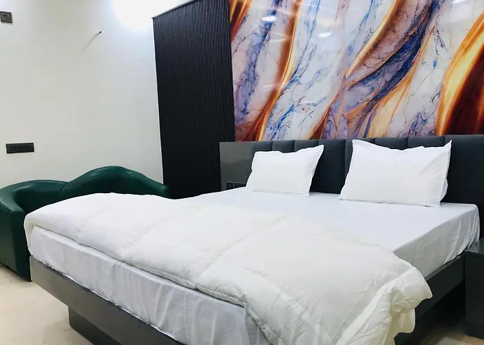 Monarch Inn Lucknow