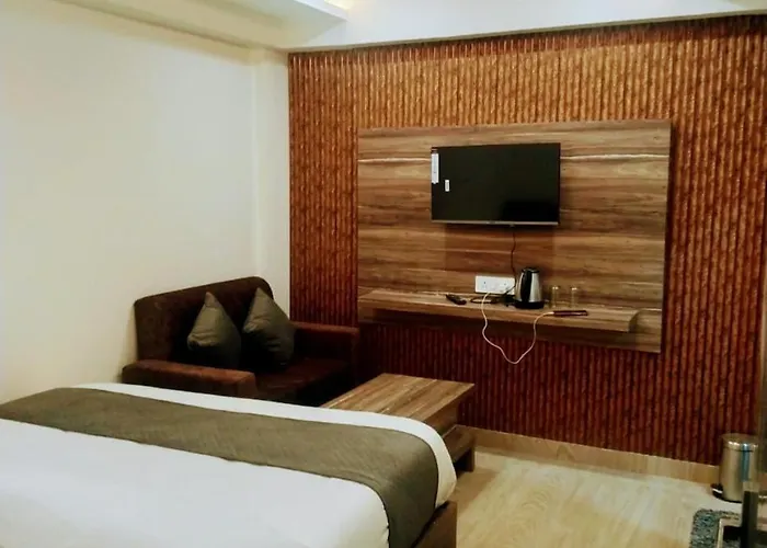 Hotel Abhinandan Ayodhya