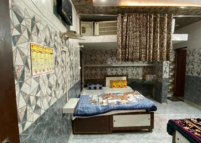 Radha Kunj Sewa Dham Hotel Vrindavan