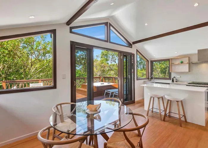 The Oasis Apartments And Treetop Houses Byron Bay