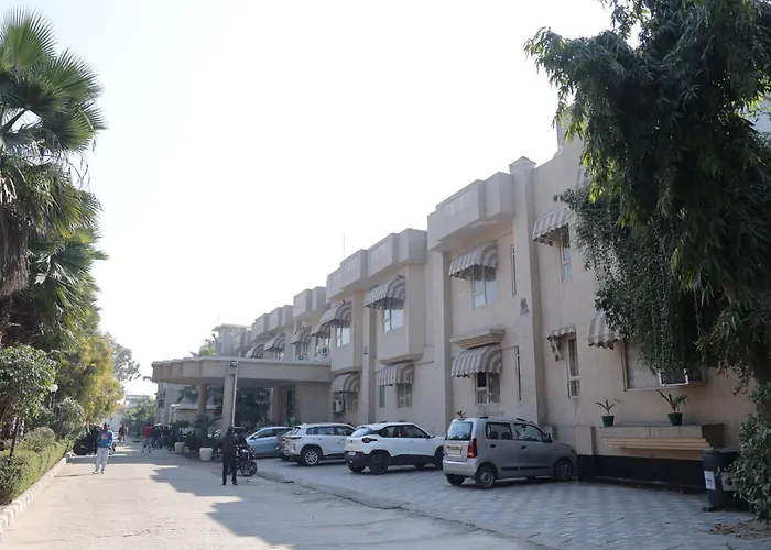 Club Platinum Resort Bahadurgarh