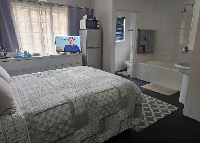 Arum Lily Guest Rooms Pretoria-Noord