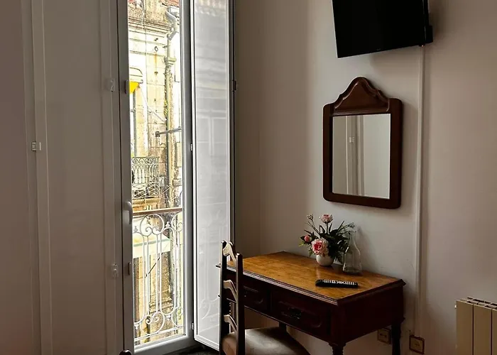 Bed and Breakfast Residencial Real - Antiga Rosas Vila Real