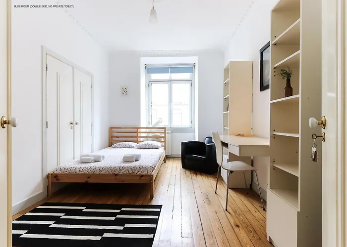 Lisbon Silver Flower - Flat In Lisbon Center