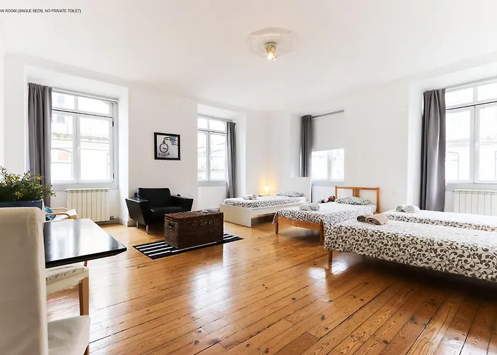 Lisbon Silver Flower - Flat In Lisbon Center
