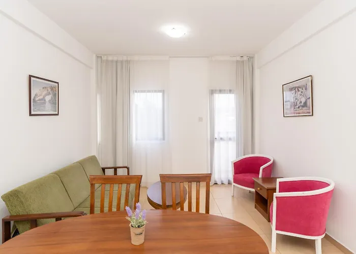 Flora Hotel Apartments Protaras