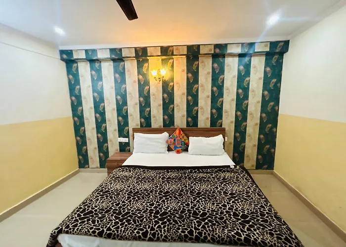 Sainik Guest House 500Mtr From Medanta Hospital Lucknow