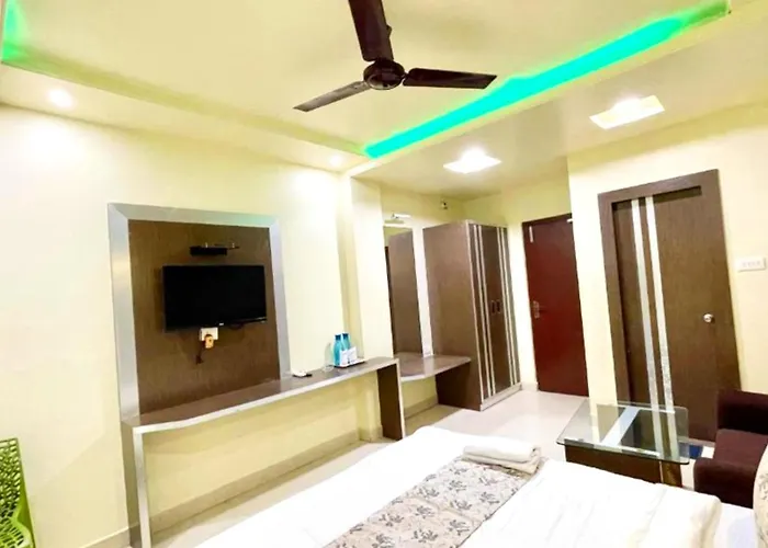 Near Lh Beach Hotel G R Inn ! Puri, Fully Air Conditioned Rooms And Wifi & Restaurant And Parking,Upi And Card Payment Accepted,Best Hotel In Puri
