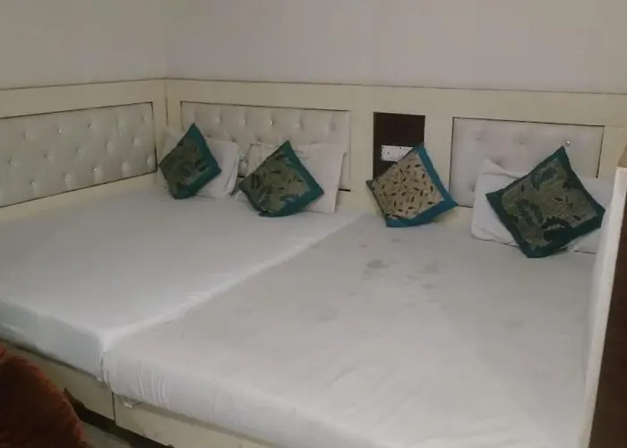 Deluxe Mahesh Inn Near New Delhi Railway Station