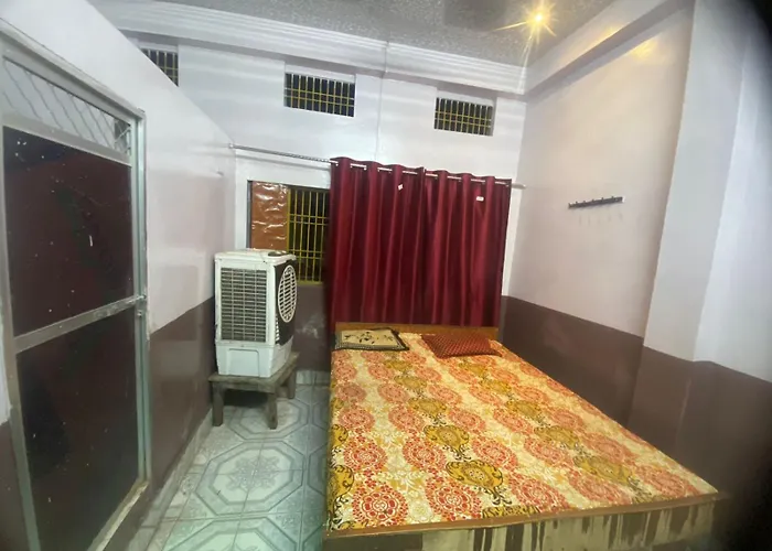 Hotel Yatri Niwas Varanasi