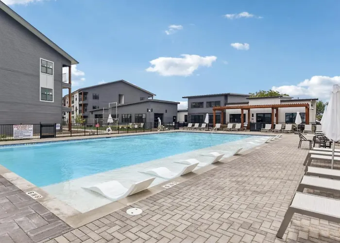 Seguin Downtown Entertainment District Apartments By Barsala