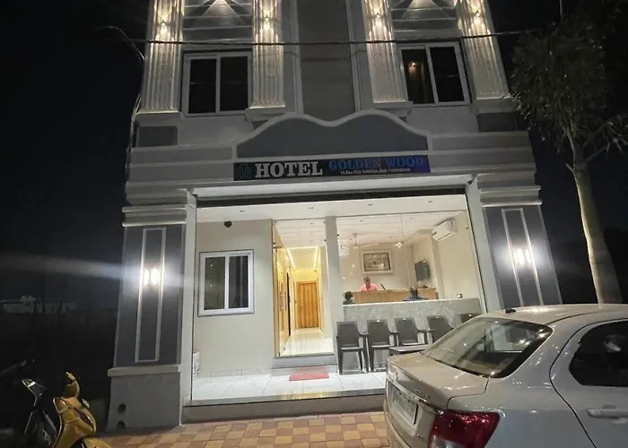 Hotel Golden Wood Indore