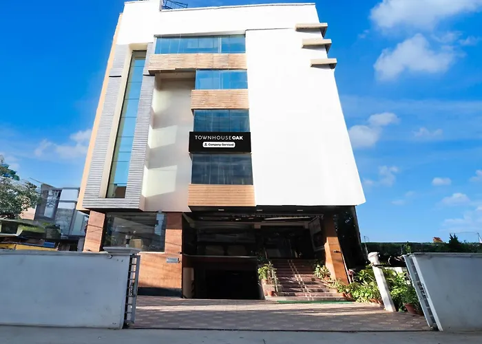Townhouse Oak Gs Road Hotel Guwahati