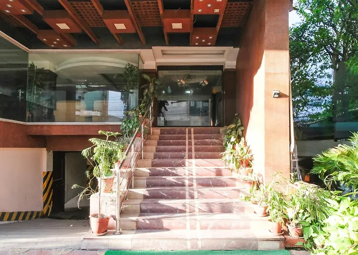 Townhouse Oak Gs Road Hotel Guwahati