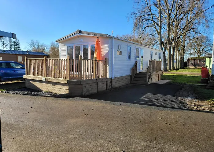 Luxury Lodge At Billing Aquadrome Northampton