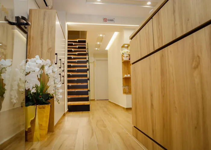 Petite Maison Hermes Center Tirana