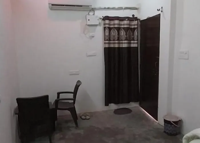 Nishad Palace Guest House Lucknow