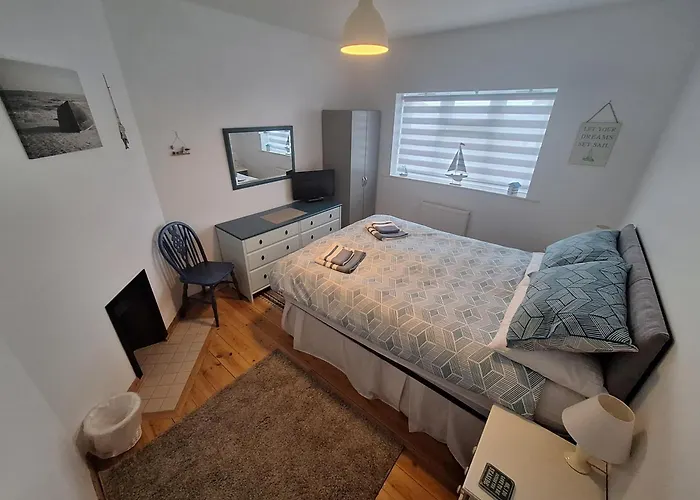 By The Sea, Home From Home Sleeps 6 Milford on Sea