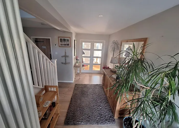 By The Sea, Home From Home Sleeps 6 Milford on Sea