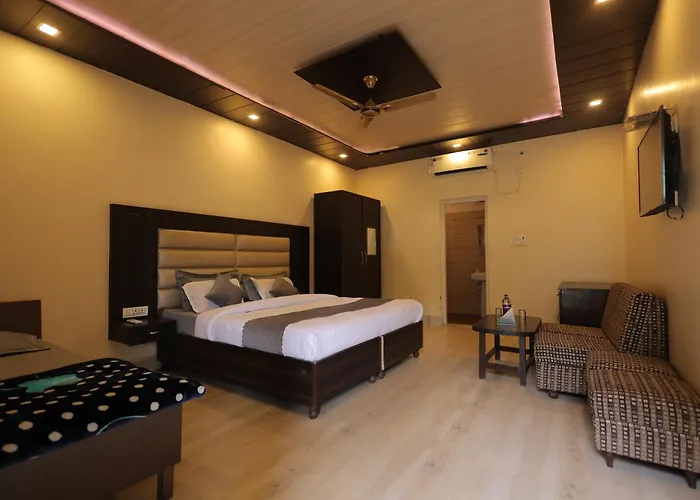 The Palms Resort By Crystona Hotels & Resorts Raiwala