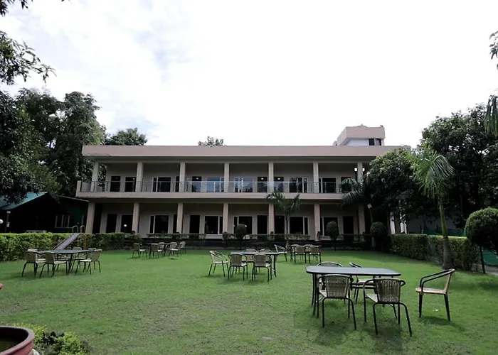 The Palms Resort By Crystona Hotels & Resorts Raiwala