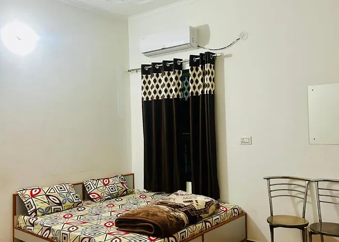 Milan Hotel & Restaurant Sikar