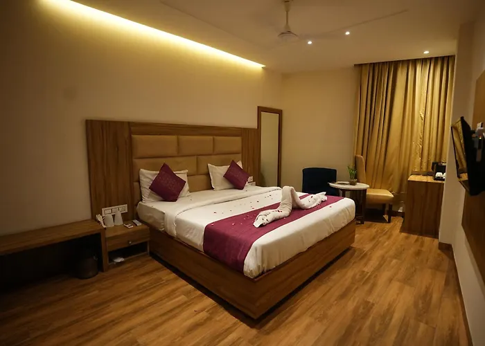 Hotel Pearl Wood Zirakpur