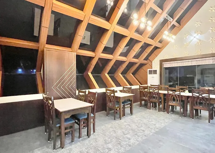 A Luxury Hotel K-U-B-E-R P-A-L-A-C-E - Fully Air Conditioned Hotel At Prime Location - Near Sea Beach And Temple - Hygiene & Spacious Room - With Wifi- Lift And Parking Facilities - Best Hotel In Puri