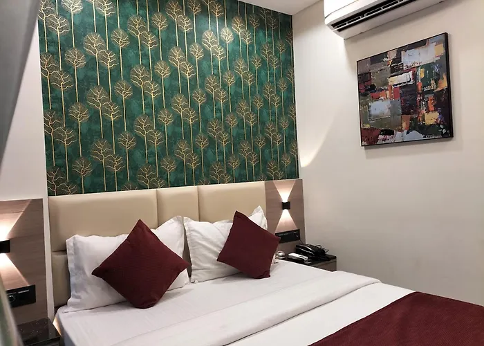 Hotel Paris Plaza Ahmedabad